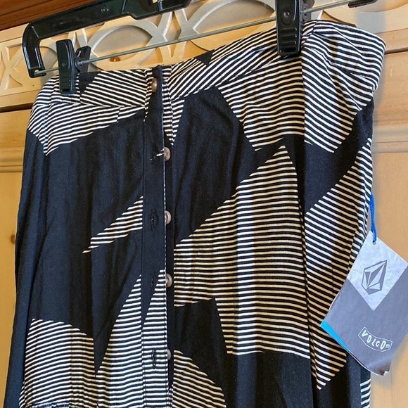 Volcom hi low flowy skirt BNWT - Picture 2 of 5